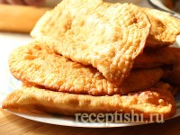 Чебуреки из заварного теста с водкой и мясной начинкой