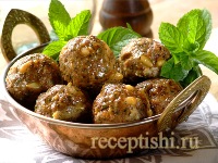 Фрикадельки с кедровыми орехами и мятой 