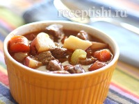 Говядина, тушенная с овощами в духовке