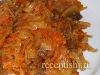 Капуста квашеная, тушенная с грибами