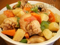 Курица с ананасами и овощами