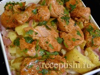 Курица, запеченная с картошкой в духовке 