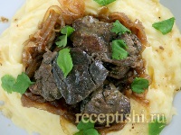 Куриная печень с бальзамическим луком