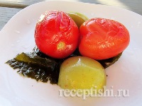 Маринованные помидоры с яблоками