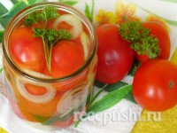 Помидоры, маринованные с луком и зеленью