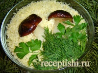 Салат "Боровичок" с жареными грибами и сыром