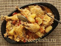 Тушеная курица с картошкой