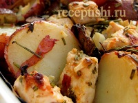 Жареная курица и картофель с розмарином, чесноком и лимоном